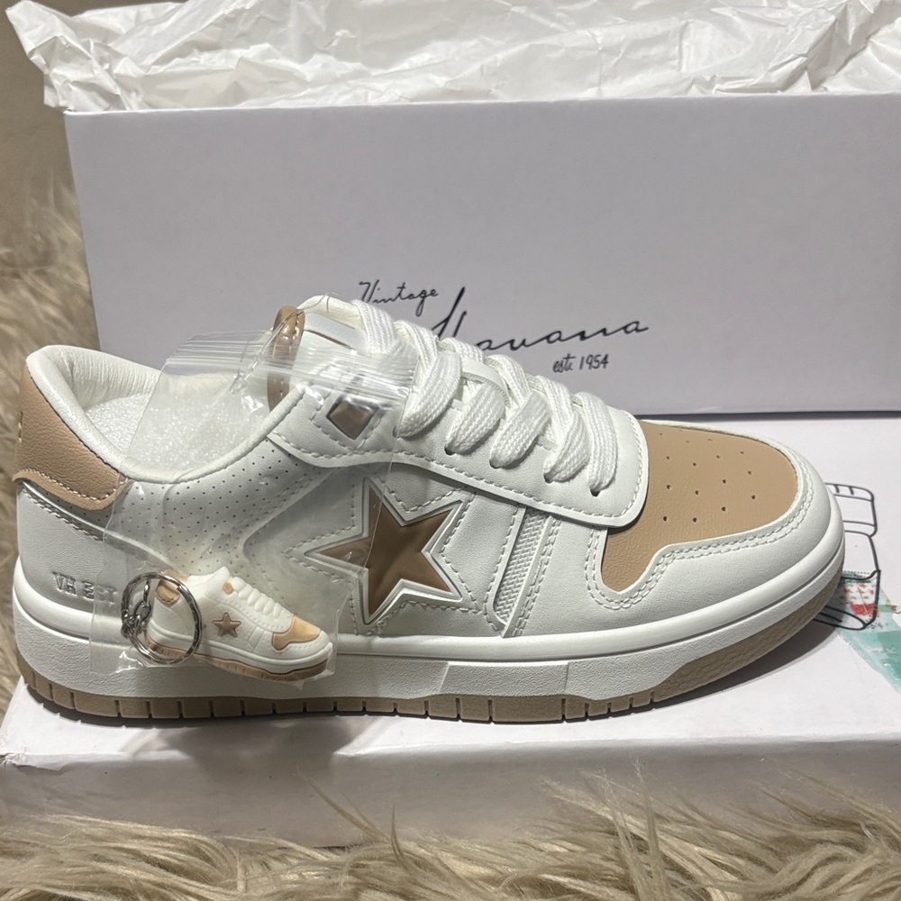 Vintage Havana Cream and White Star Sneakers